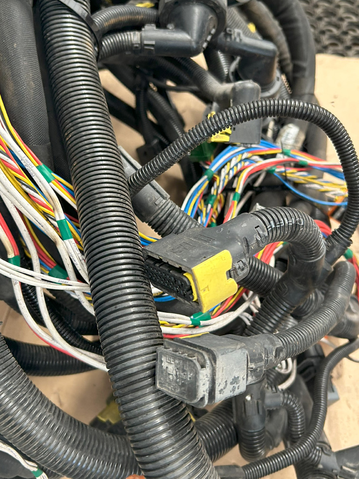 DAF XF 106 CHASSIS MAIN ELECTRICAL HARNESS - Cáp/ Dây nịt: hình 4 DAF XF 106 CHASSIS MAIN ELECTRICAL HARNESS - Cáp/ Dây nịt: hình 4