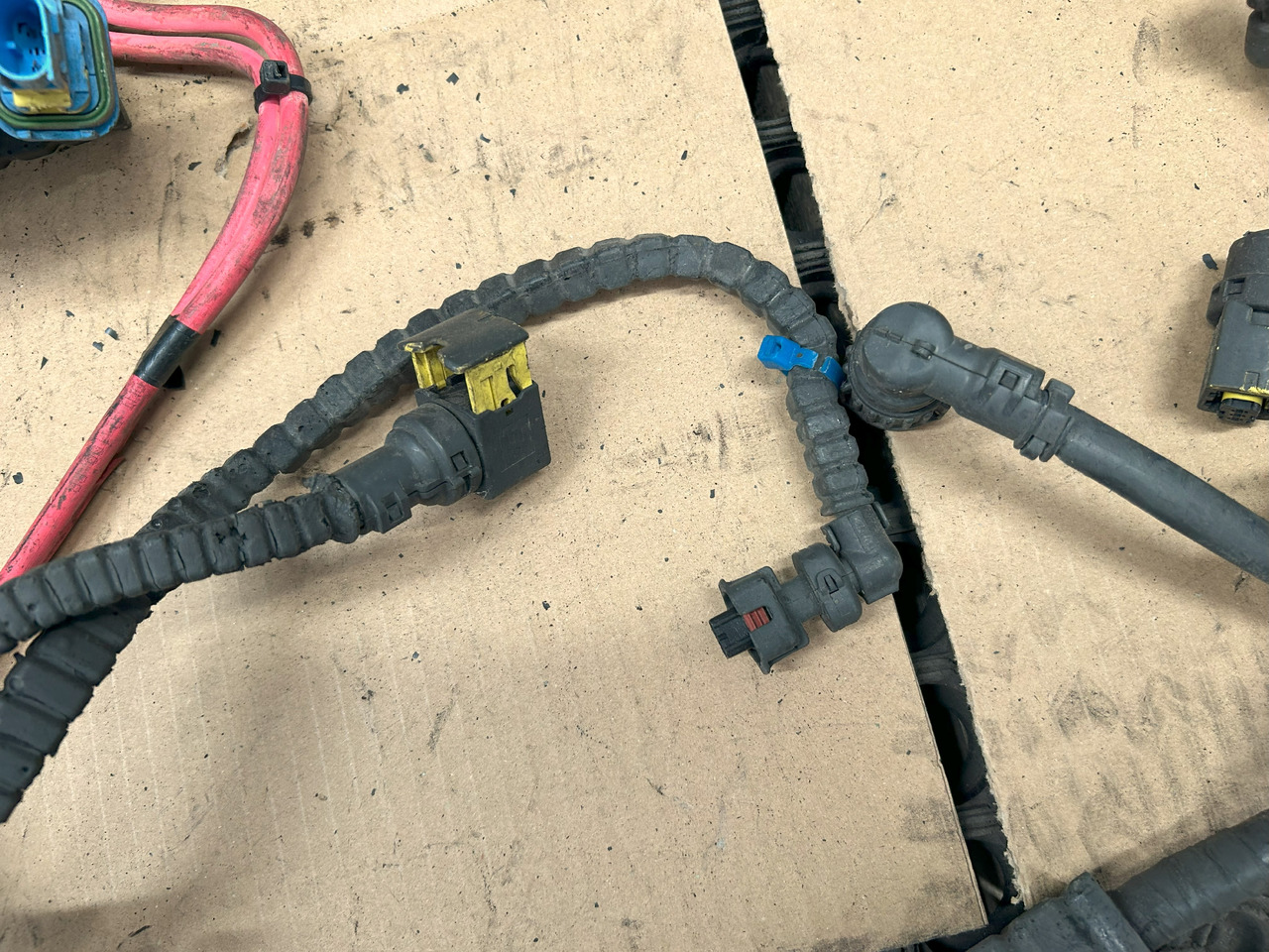 DAF XF 106 J3C ENGINE WIRING HARNESS - Cáp/ Dây nịt: hình 4 DAF XF 106 J3C ENGINE WIRING HARNESS - Cáp/ Dây nịt: hình 4
