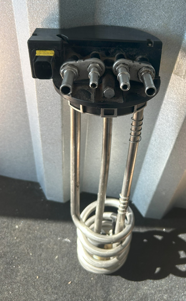 DAF XF 106 TEMPERATURE AND ADBLUE LEVEL SENSOR - Bộ cảm biến: hình 3 DAF XF 106 TEMPERATURE AND ADBLUE LEVEL SENSOR - Bộ cảm biến: hình 3
