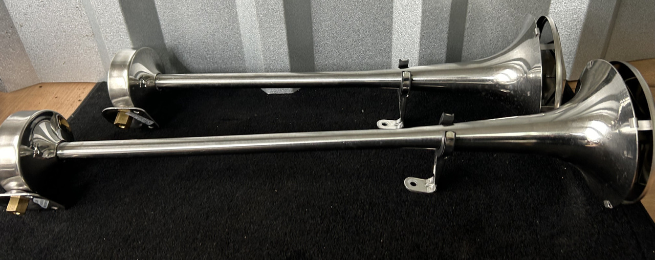 FIAMM 2 TRUMPETS, SHORT + LONG + ASSEMBLY KIT FIAMM, ORIGINAL FOR MERCEDES ACTROS MP5 - Phụ tùng chung: hình 2 FIAMM 2 TRUMPETS, SHORT + LONG + ASSEMBLY KIT FIAMM, ORIGINAL FOR MERCEDES ACTROS MP5 - Phụ tùng chung: hình 2