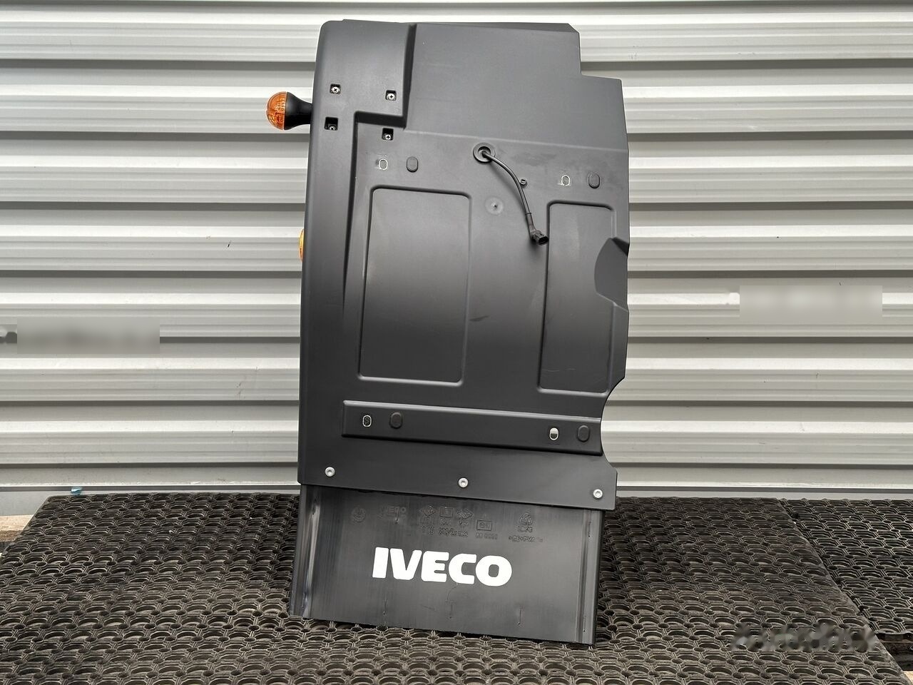 IVECO EUROCARGO 5801551258 - Vè cho Xe tải: hình 1 IVECO EUROCARGO 5801551258 - Vè cho Xe tải: hình 1