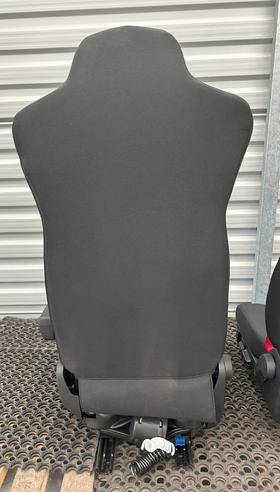 IVECO NEW SEAT IVECO S-WAY - Chỗ ngồi: hình 3 IVECO NEW SEAT IVECO S-WAY - Chỗ ngồi: hình 3