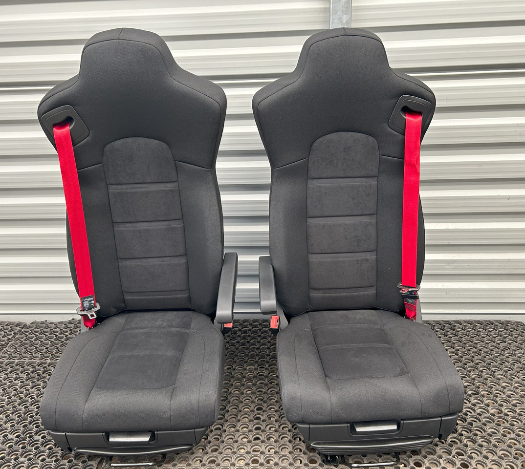 IVECO NEW SET OF SEATS IVECO S-WAY - Chỗ ngồi: hình 1 IVECO NEW SET OF SEATS IVECO S-WAY - Chỗ ngồi: hình 1