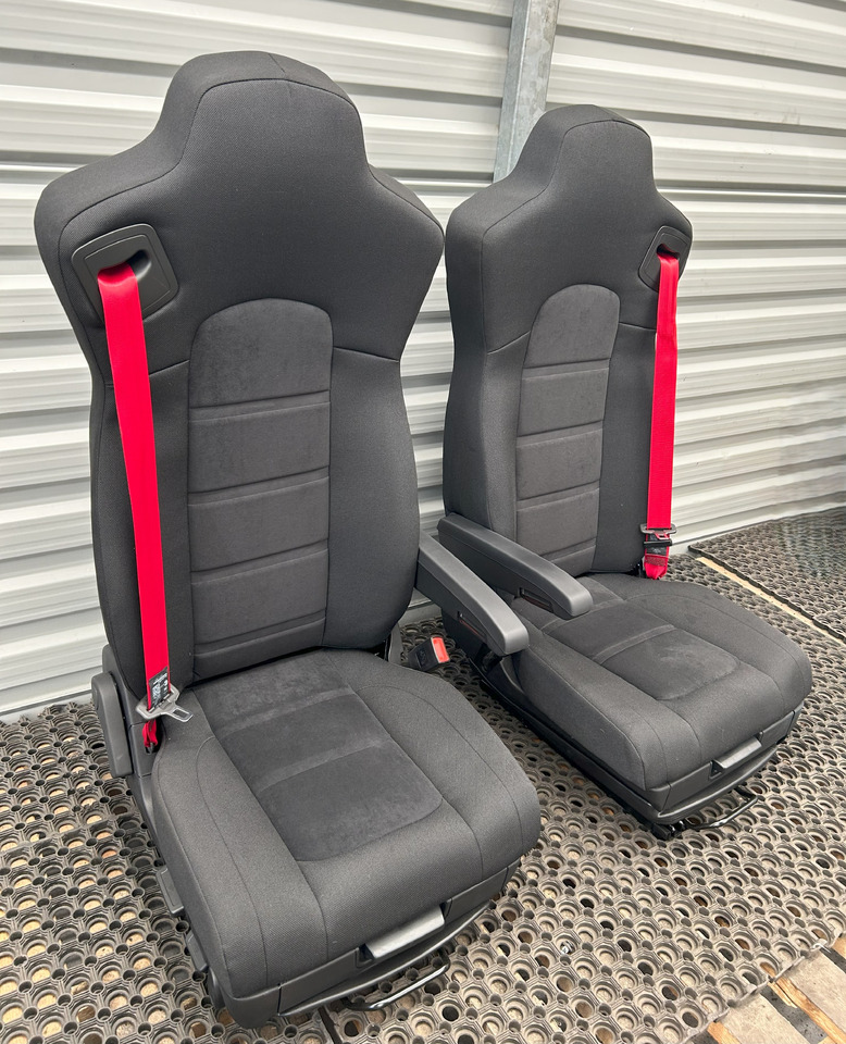 IVECO NEW SET OF SEATS IVECO S-WAY - Chỗ ngồi: hình 4 IVECO NEW SET OF SEATS IVECO S-WAY - Chỗ ngồi: hình 4