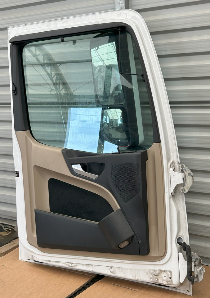 MERCEDES ACTROS MP4 DOOR LEFT WITH MIRROR - Cửa và phụ tùng: hình 5 MERCEDES ACTROS MP4 DOOR LEFT WITH MIRROR - Cửa và phụ tùng: hình 5