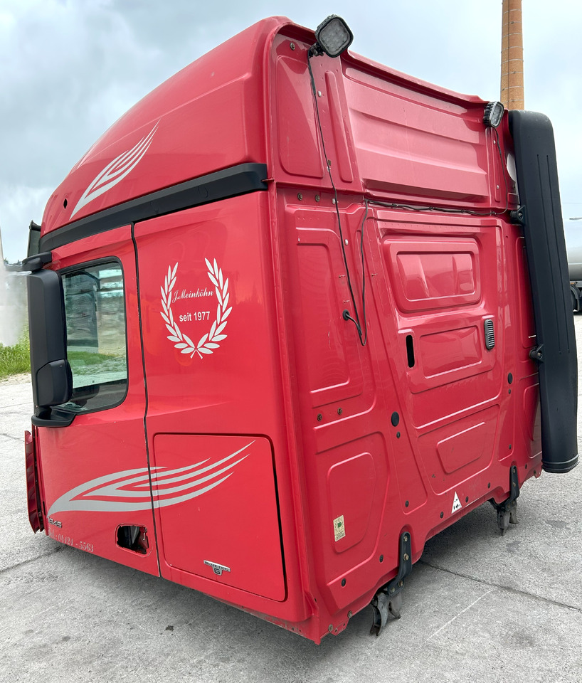 Mercedes Actros MP4 L StreamSpace 2,50 - Cabin: hình 3 Mercedes Actros MP4 L StreamSpace 2,50 - Cabin: hình 3