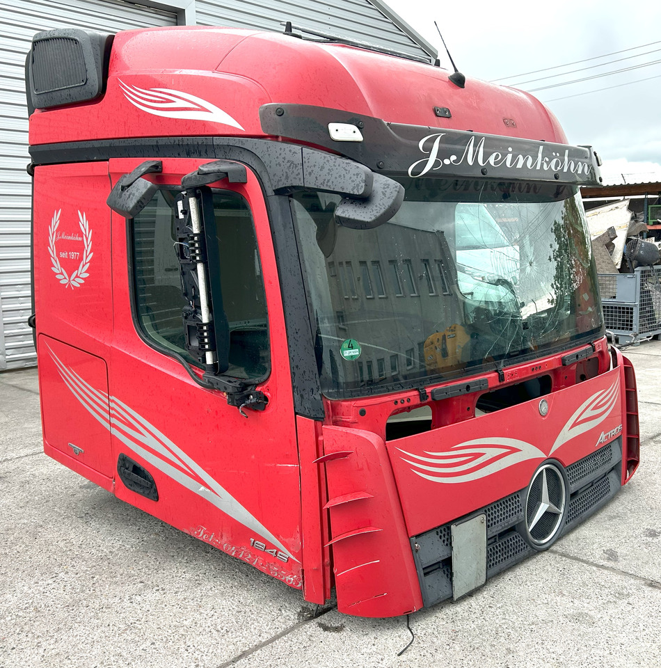 Mercedes Actros MP4 L StreamSpace 2,50 - Cabin: hình 1 Mercedes Actros MP4 L StreamSpace 2,50 - Cabin: hình 1