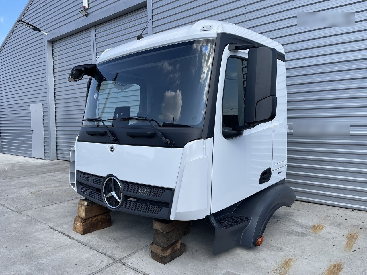 Mercedes-Benz AROCS ANTOS ACTROS A0006001005 Mercedes-Benz AROCS MP4 truck - Cabin cho Xe tải: hình 1 Mercedes-Benz AROCS ANTOS ACTROS A0006001005 Mercedes-Benz AROCS MP4 truck - Cabin cho Xe tải: hình 1