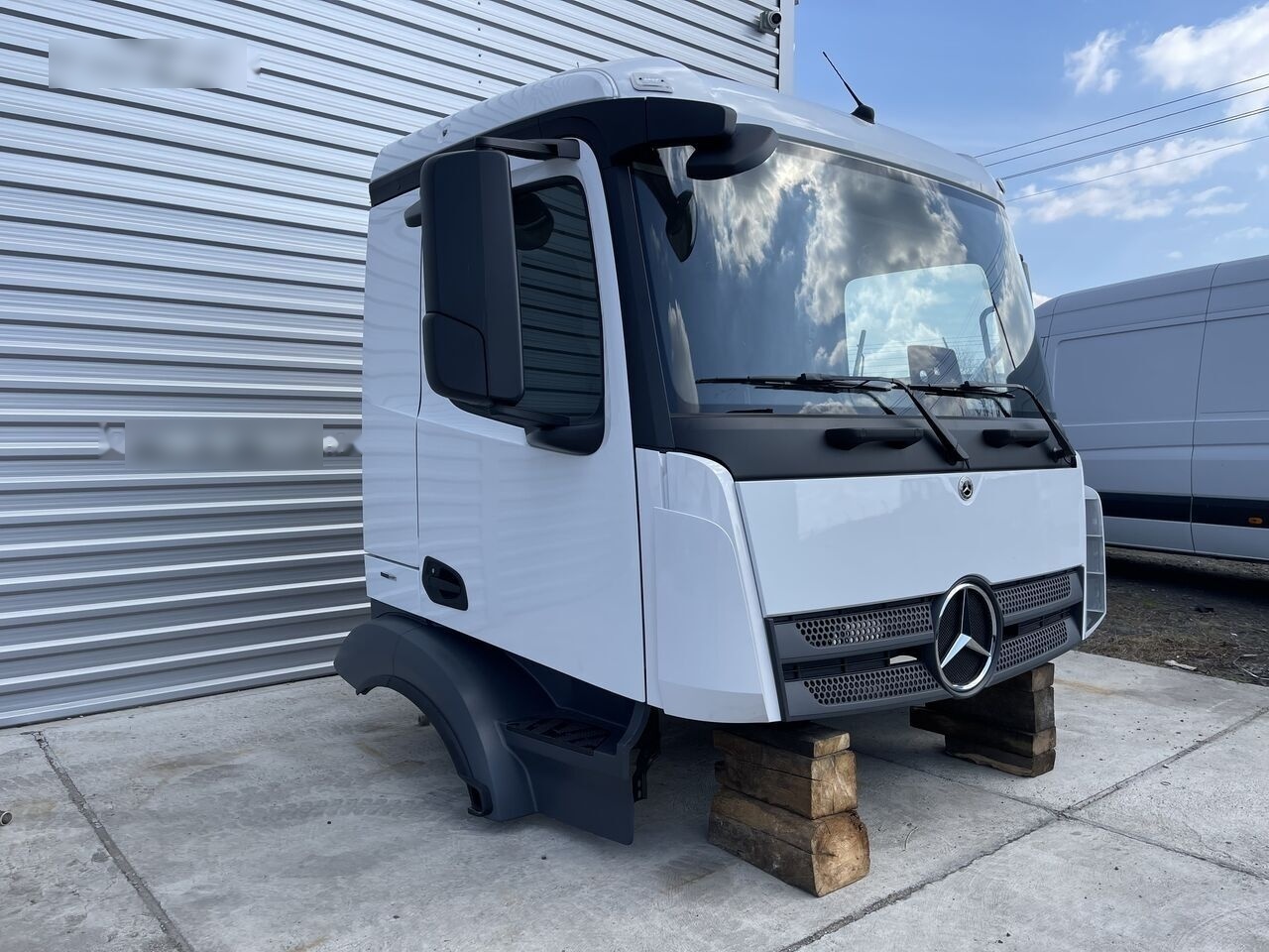 Mercedes-Benz AROCS ANTOS ACTROS A0006001005 Mercedes-Benz AROCS MP4 truck - Cabin cho Xe tải: hình 2 Mercedes-Benz AROCS ANTOS ACTROS A0006001005 Mercedes-Benz AROCS MP4 truck - Cabin cho Xe tải: hình 2