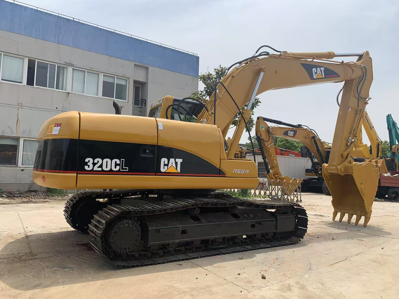 CATERPILLAR 20 ton Crawler Excavator CAT 320C, 320D - Máy xúc bánh xích: hình 5 CATERPILLAR 20 ton Crawler Excavator CAT 320C, 320D - Máy xúc bánh xích: hình 5