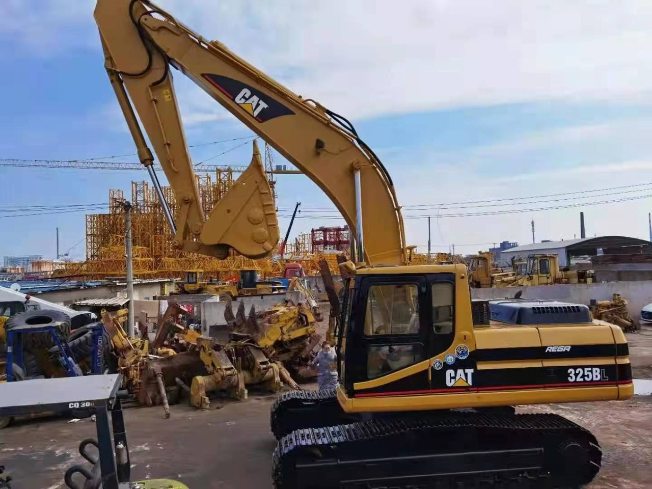 Caterpillar Excavator Secondhand Condition CAT 325BL, 330BL, 320BL - Máy xúc bánh xích: hình 4 Caterpillar Excavator Secondhand Condition CAT 325BL, 330BL, 320BL - Máy xúc bánh xích: hình 4
