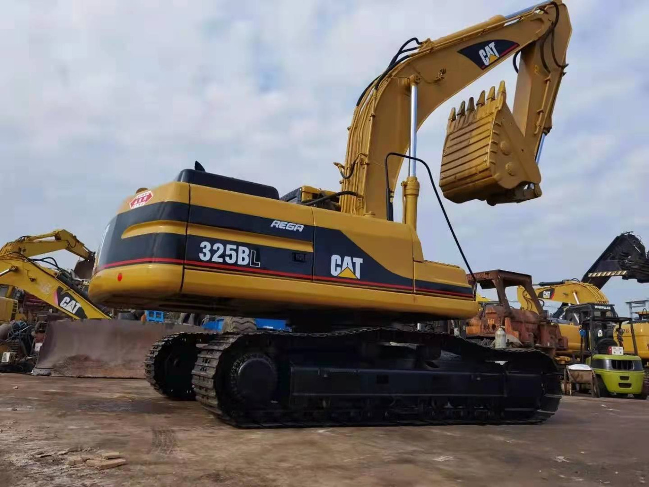 Caterpillar Excavator Secondhand Condition CAT 325BL, 330BL, 320BL - Máy xúc bánh xích: hình 3 Caterpillar Excavator Secondhand Condition CAT 325BL, 330BL, 320BL - Máy xúc bánh xích: hình 3