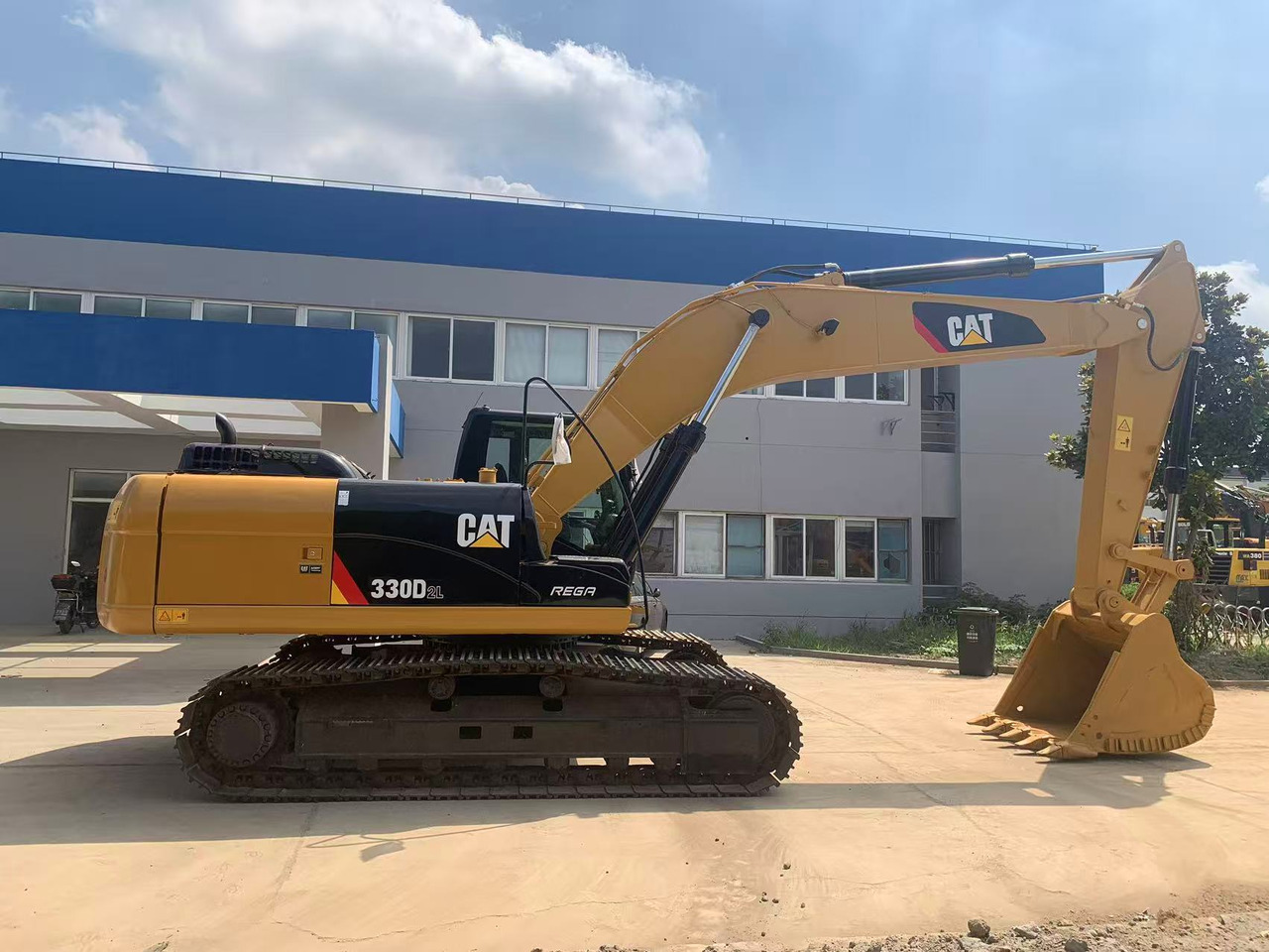 Caterpillar Heavy Mining Excavator CAT 330D, 330D2 - Máy xúc bánh xích: hình 2 Caterpillar Heavy Mining Excavator CAT 330D, 330D2 - Máy xúc bánh xích: hình 2