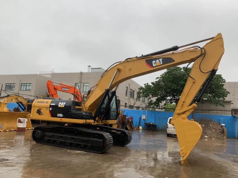 Caterpillar Used Excavator Cheap Price CAT 325D, 325BL Made in Japan - Máy xúc bánh xích: hình 1 Caterpillar Used Excavator Cheap Price CAT 325D, 325BL Made in Japan - Máy xúc bánh xích: hình 1