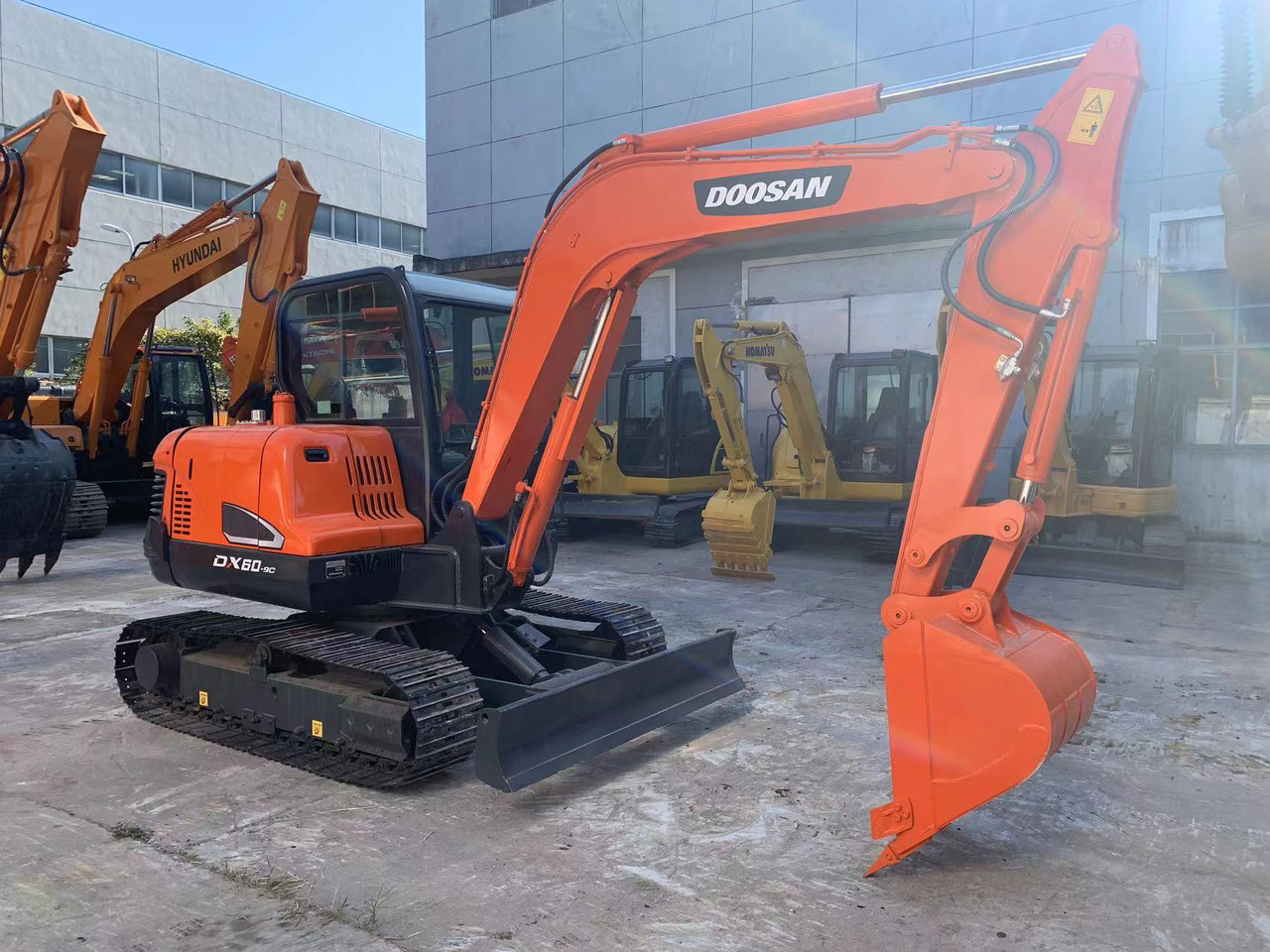 DOOSAN Mini Excavator Doosan DX60, DX55 - Máy xúc bánh xích: hình 3 DOOSAN Mini Excavator Doosan DX60, DX55 - Máy xúc bánh xích: hình 3