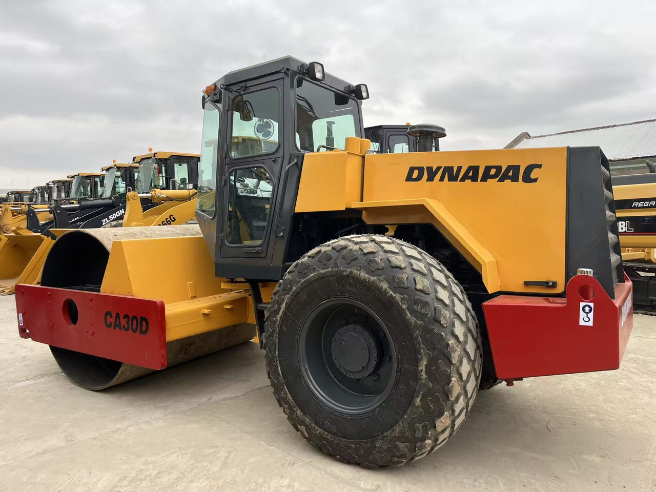 Dynapac Vibratory Road roller CA30D, CA25D Good Price on Sale - Máy lăn đường: hình 1 Dynapac Vibratory Road roller CA30D, CA25D Good Price on Sale - Máy lăn đường: hình 1