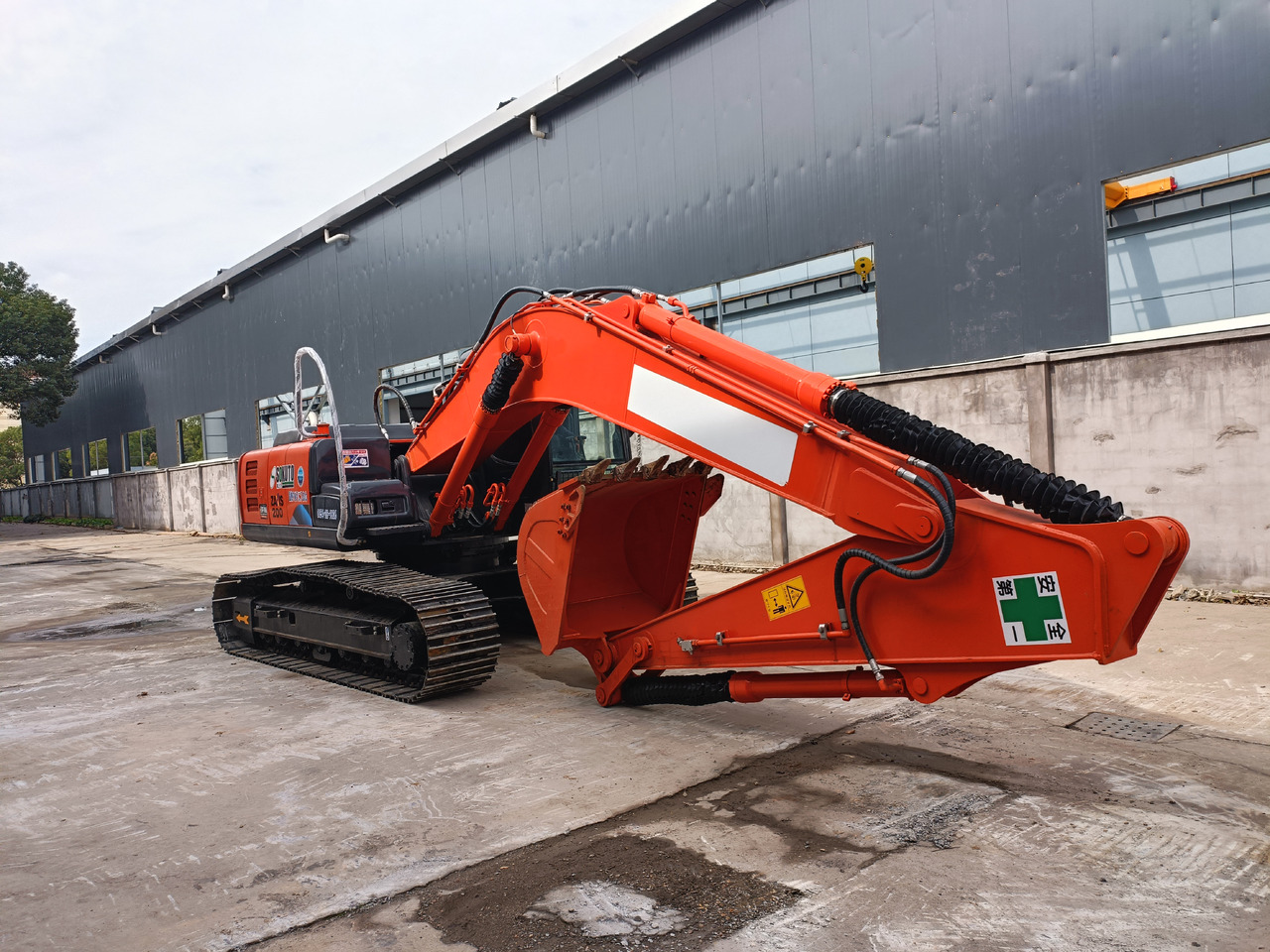 Hitachi ZX200 Used Condition Excavator Good Price - Máy xúc bánh xích: hình 2 Hitachi ZX200 Used Condition Excavator Good Price - Máy xúc bánh xích: hình 2