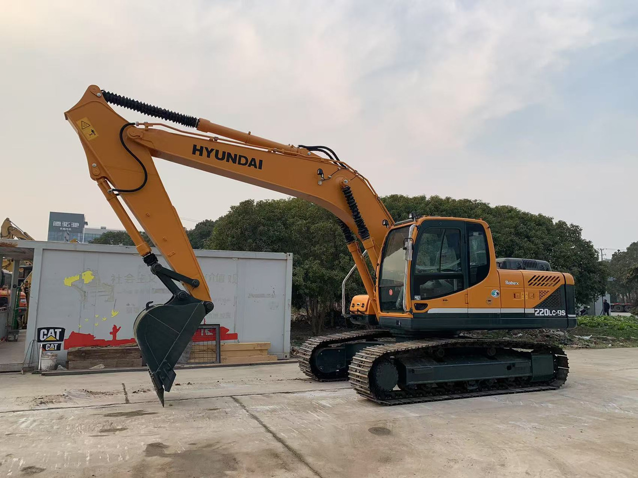 Hyundai Excavator 220LC-9S Secondhand Korea Machine - Máy xúc bánh xích: hình 1 Hyundai Excavator 220LC-9S Secondhand Korea Machine - Máy xúc bánh xích: hình 1