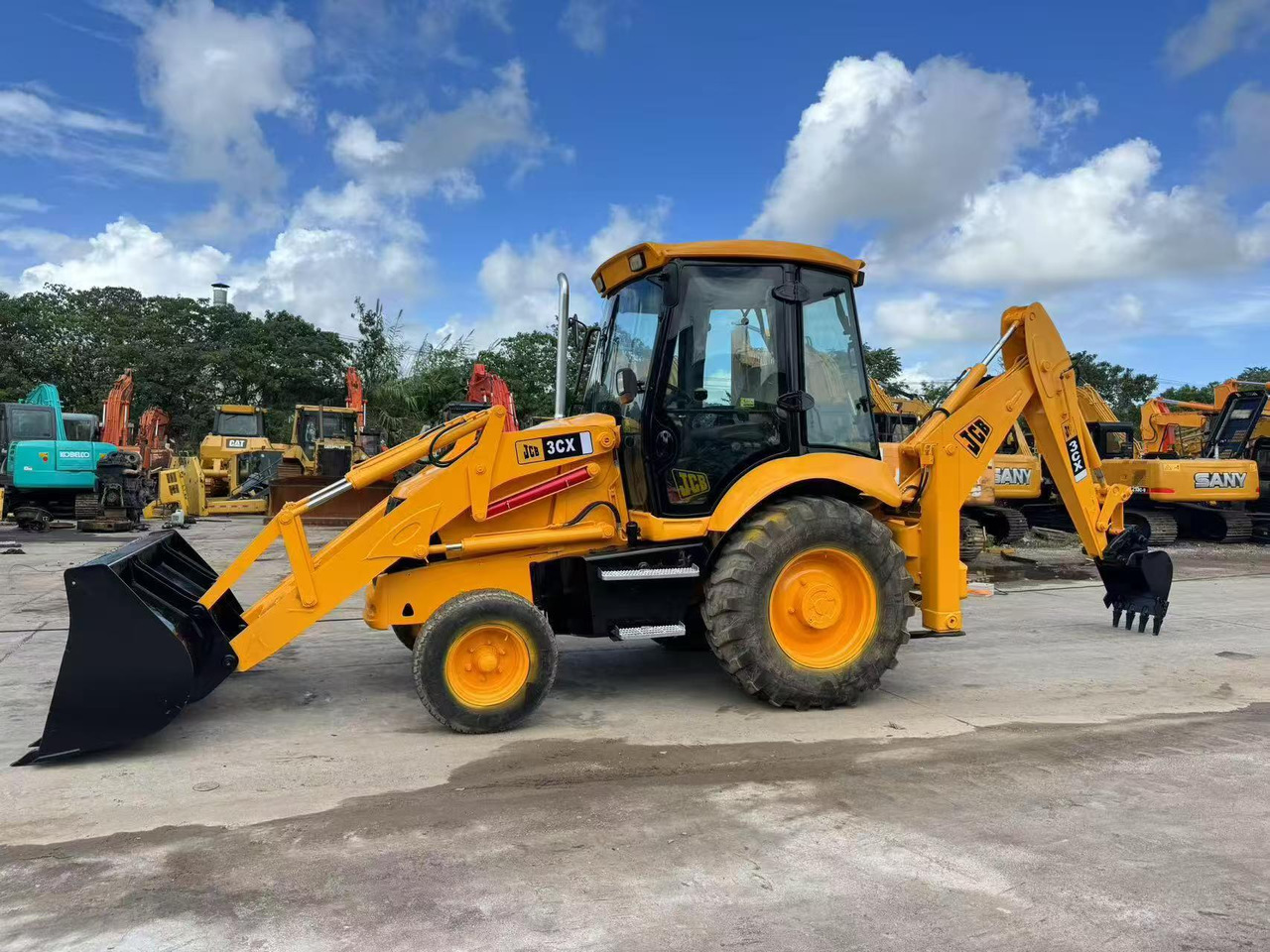 JCB 4x4 Backhoe Loader 3CX Used Condition - Máy xúc trước múc sau: hình 2 JCB 4x4 Backhoe Loader 3CX Used Condition - Máy xúc trước múc sau: hình 2