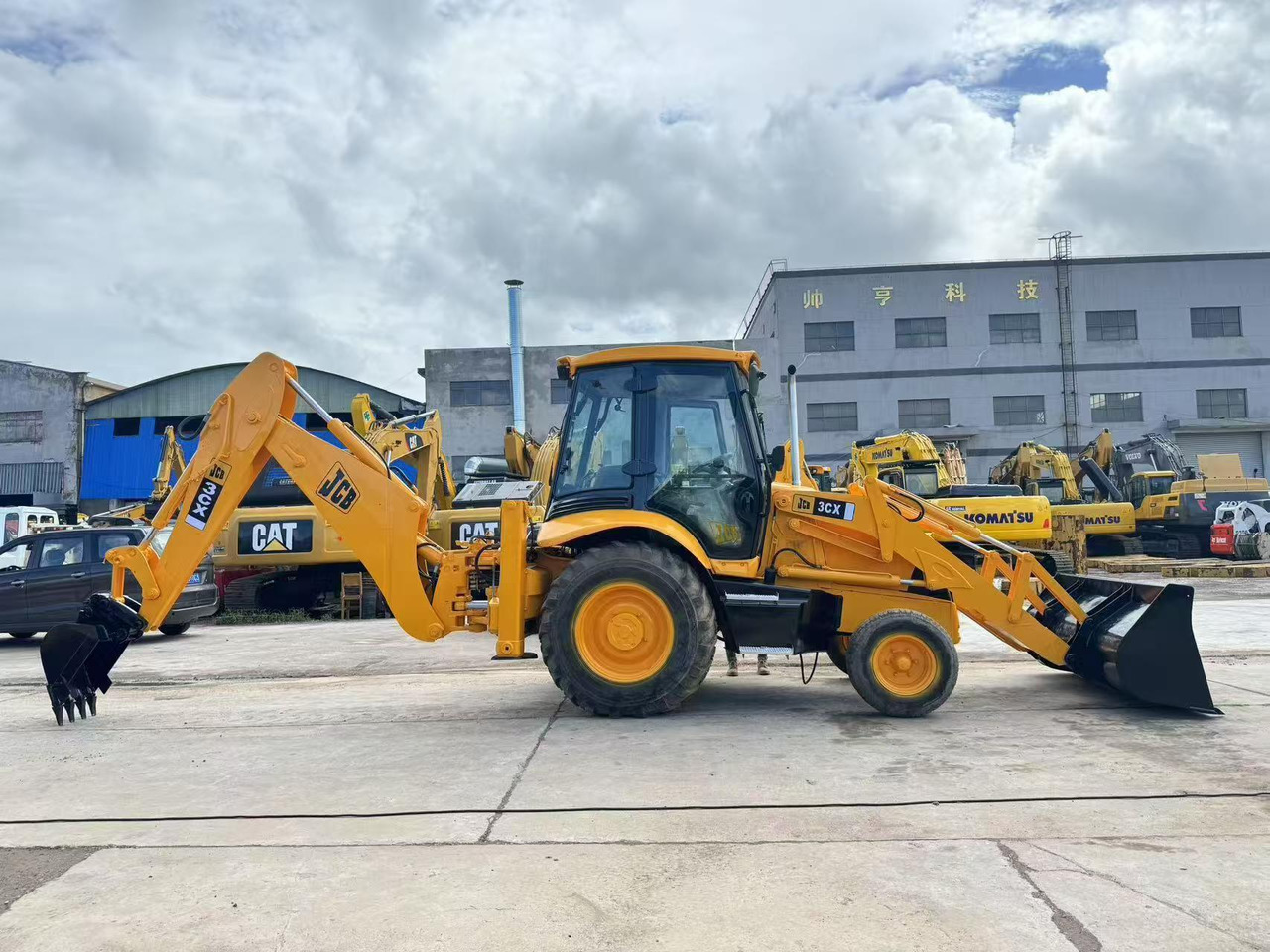 JCB 4x4 Backhoe Loader 3CX Used Condition - Máy xúc trước múc sau: hình 4 JCB 4x4 Backhoe Loader 3CX Used Condition - Máy xúc trước múc sau: hình 4