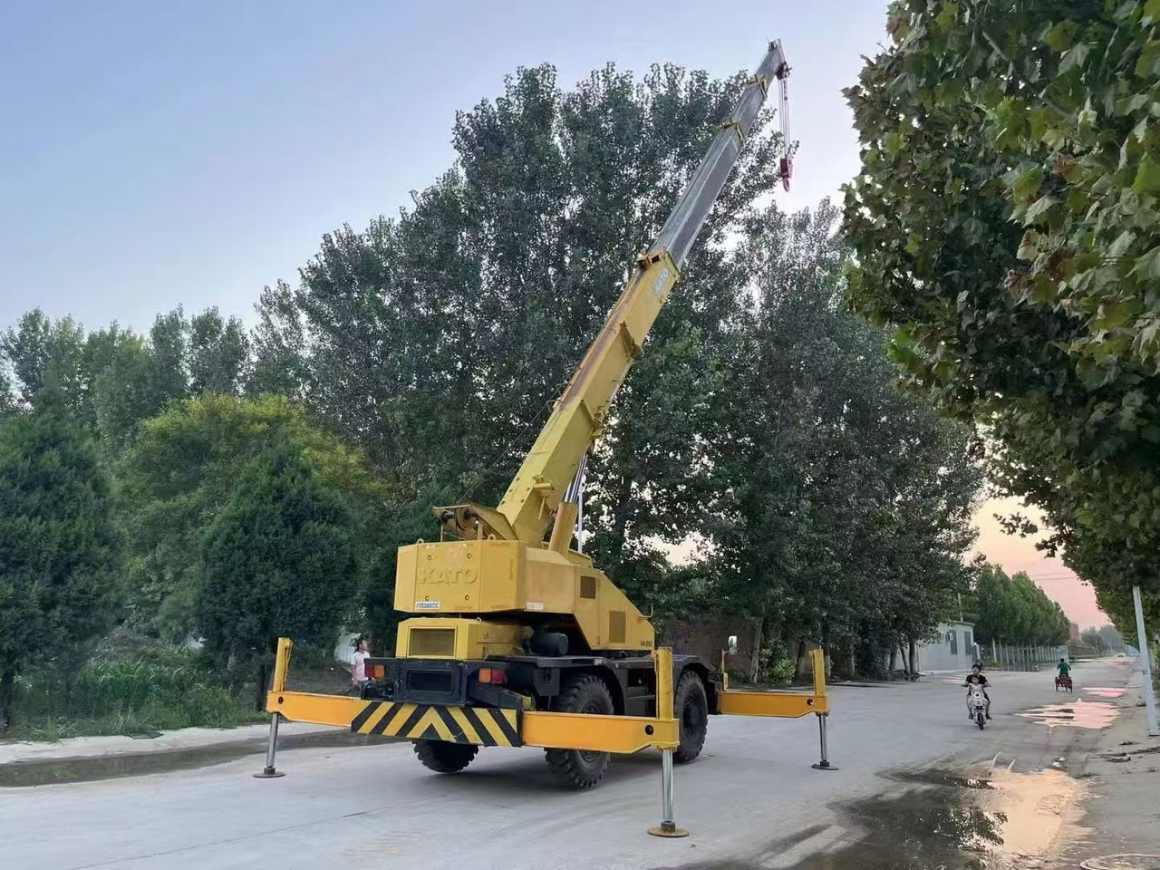 KATO KR250 Good Price 25 ton Rough Terrain Crane - Cẩu bánh lốp: hình 4 KATO KR250 Good Price 25 ton Rough Terrain Crane - Cẩu bánh lốp: hình 4