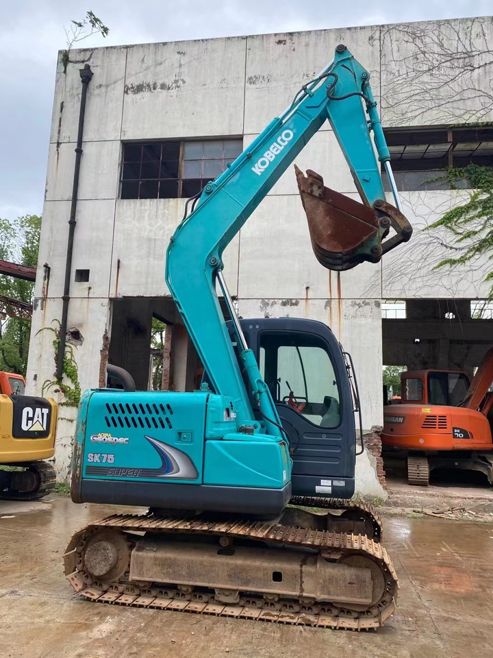 Kobelco SK75, SK55 Original Condition Japan Excavator - Máy xúc bánh xích: hình 3 Kobelco SK75, SK55 Original Condition Japan Excavator - Máy xúc bánh xích: hình 3