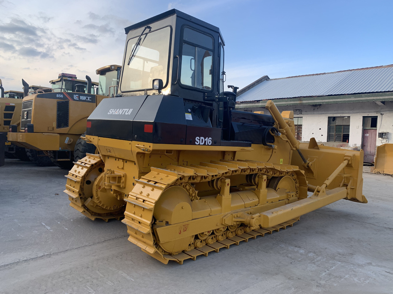 SHANTUI SD16 Used Bulldozer with Good Price - Máy ủi: hình 2 SHANTUI SD16 Used Bulldozer with Good Price - Máy ủi: hình 2