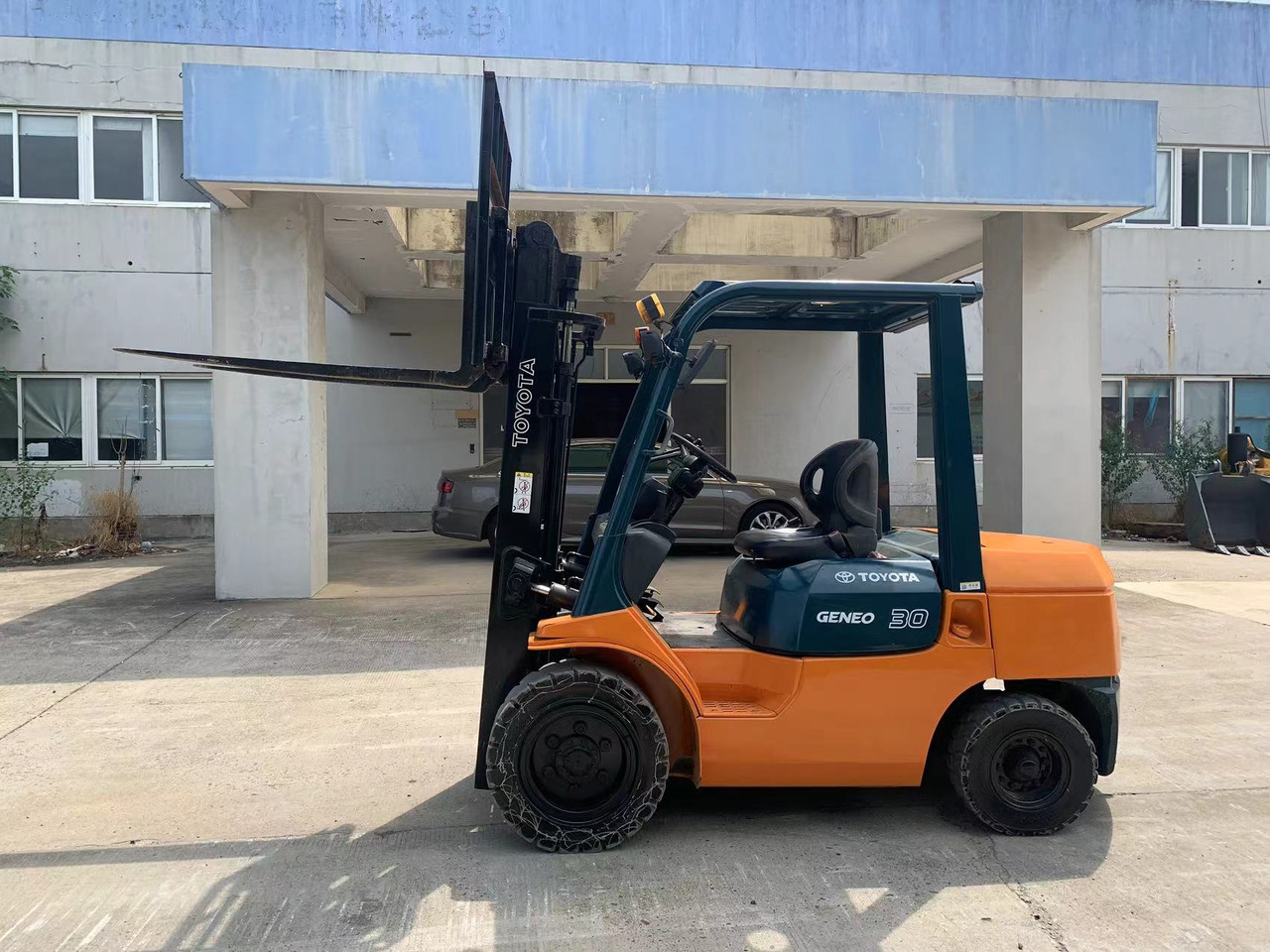 Toyota Forklift 3 ton Diesel Forklift FD30 with Side Shifter - Xe nâng diesel: hình 2 Toyota Forklift 3 ton Diesel Forklift FD30 with Side Shifter - Xe nâng diesel: hình 2