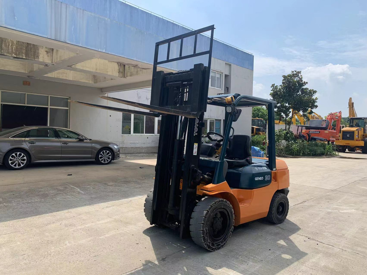 Toyota Forklift 3 ton Diesel Forklift FD30 with Side Shifter - Xe nâng diesel: hình 5 Toyota Forklift 3 ton Diesel Forklift FD30 with Side Shifter - Xe nâng diesel: hình 5
