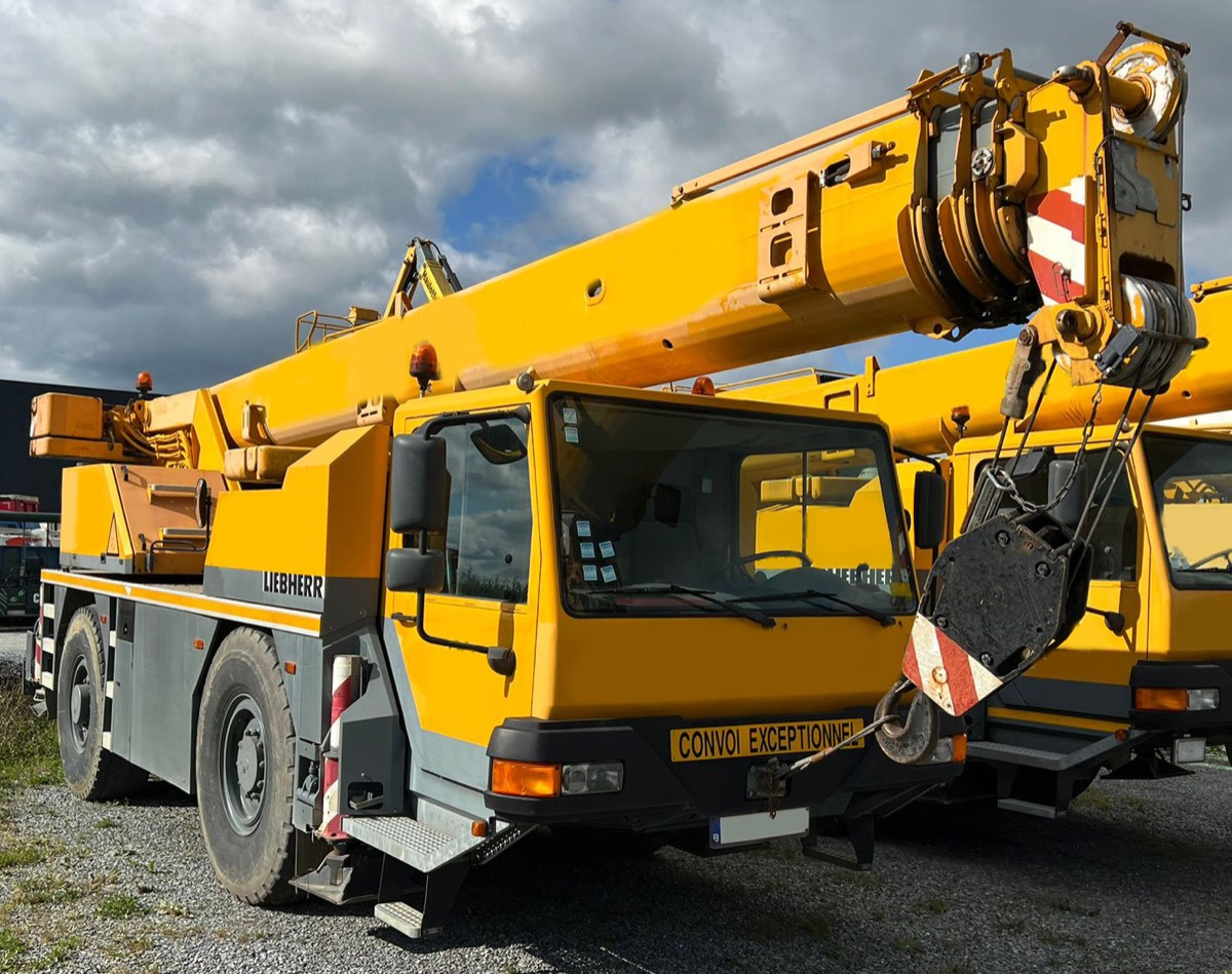 LIEBHERR LTM 1030/2 - Cần cẩu mọi địa hình: hình 1 LIEBHERR LTM 1030/2 - Cần cẩu mọi địa hình: hình 1