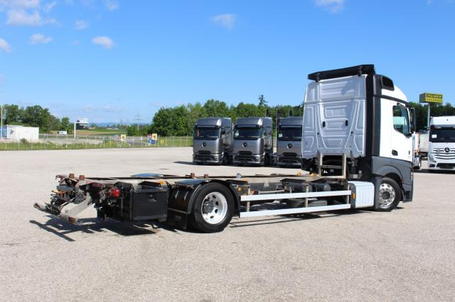 Mercedes-Benz Actros 1845 L nR - Xe chở container/ Xe tải hoán đổi thân: hình 3 Mercedes-Benz Actros 1845 L nR - Xe chở container/ Xe tải hoán đổi thân: hình 3