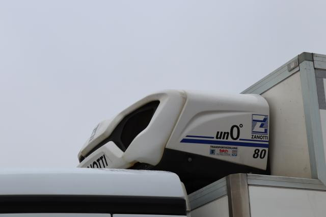 Mercedes-Benz Antos 1832 L - Xe tải đông lạnh: hình 5 Mercedes-Benz Antos 1832 L - Xe tải đông lạnh: hình 5