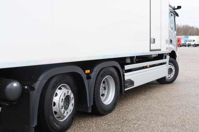 Mercedes-Benz eActros 300 L - Xe tải đông lạnh: hình 5 Mercedes-Benz eActros 300 L - Xe tải đông lạnh: hình 5