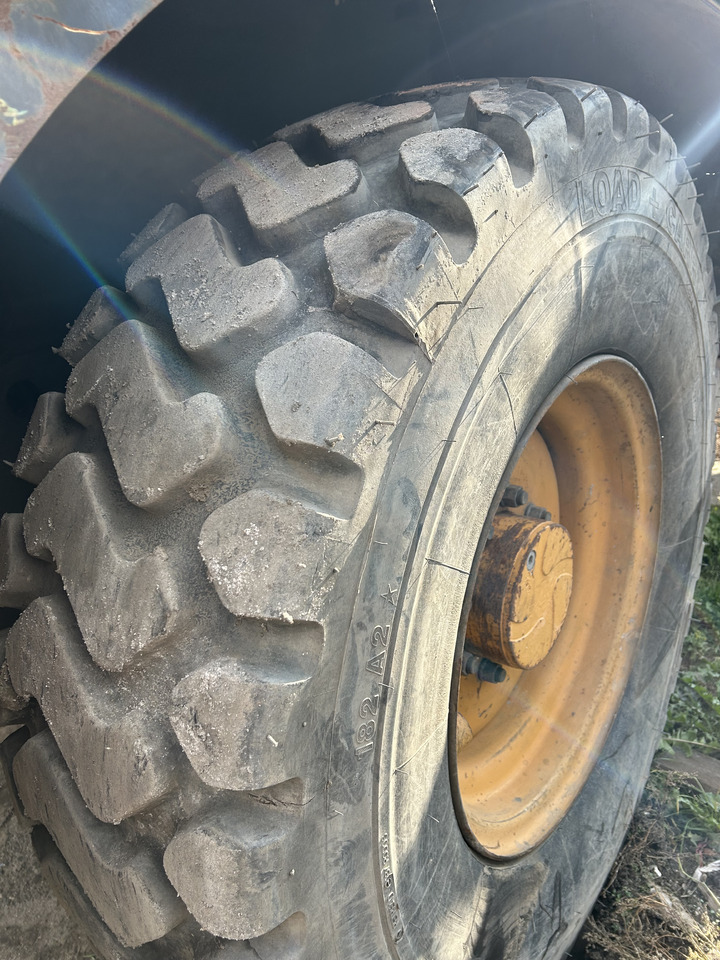 Liebherr L514 - Bánh xe cho Máy xúc lật bánh lốp: hình 5 Liebherr L514 - Bánh xe cho Máy xúc lật bánh lốp: hình 5