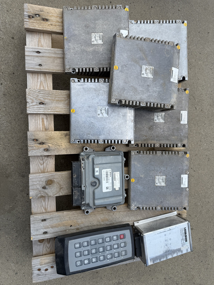 Liebherr R926 - ECU cho Máy xúc bánh xích: hình 1 Liebherr R926 - ECU cho Máy xúc bánh xích: hình 1