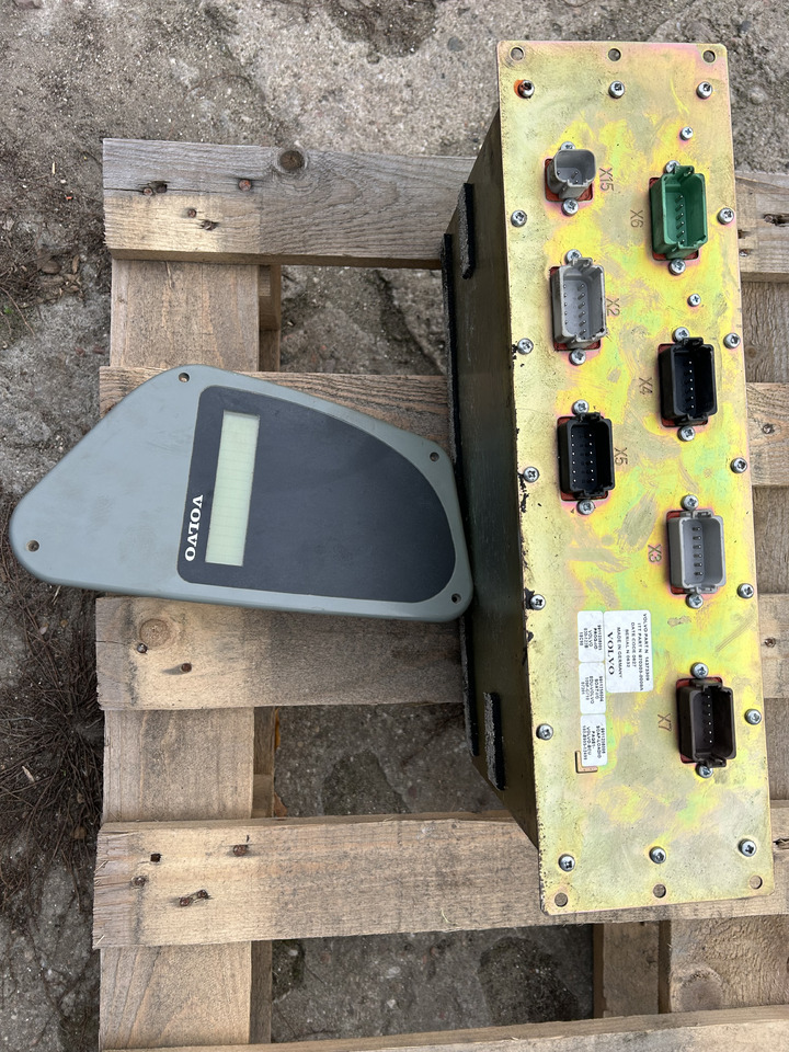Volvo EW140 - ECU cho Máy xúc bánh lốp: hình 1 Volvo EW140 - ECU cho Máy xúc bánh lốp: hình 1