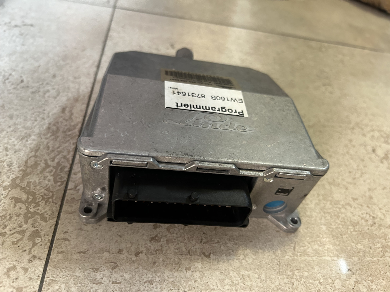 Volvo EW160B - ECU cho Máy xúc bánh lốp: hình 3 Volvo EW160B - ECU cho Máy xúc bánh lốp: hình 3