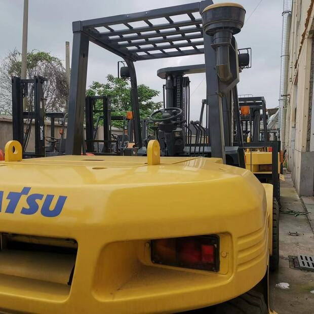 Xe nâng 2020 Komatsu FD80: hình 8 Xe nâng 2020 Komatsu FD80: hình 8