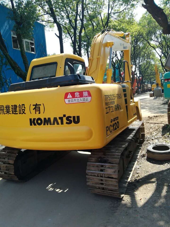 Komatsu PC120-6 - Máy xúc bánh xích: hình 2 Komatsu PC120-6 - Máy xúc bánh xích: hình 2