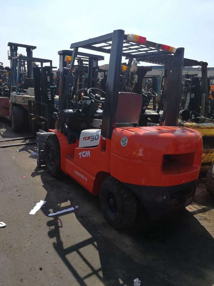 TCM FD30T6 - Xe nâng: hình 1 TCM FD30T6 - Xe nâng: hình 1