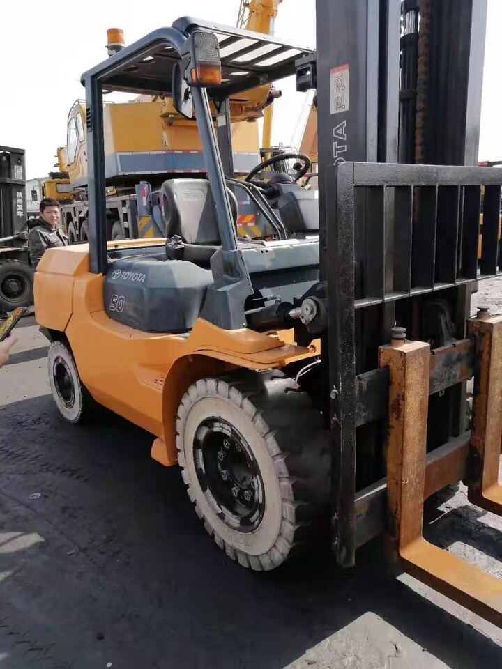 Xe nâng Toyota 7FD50: hình 6