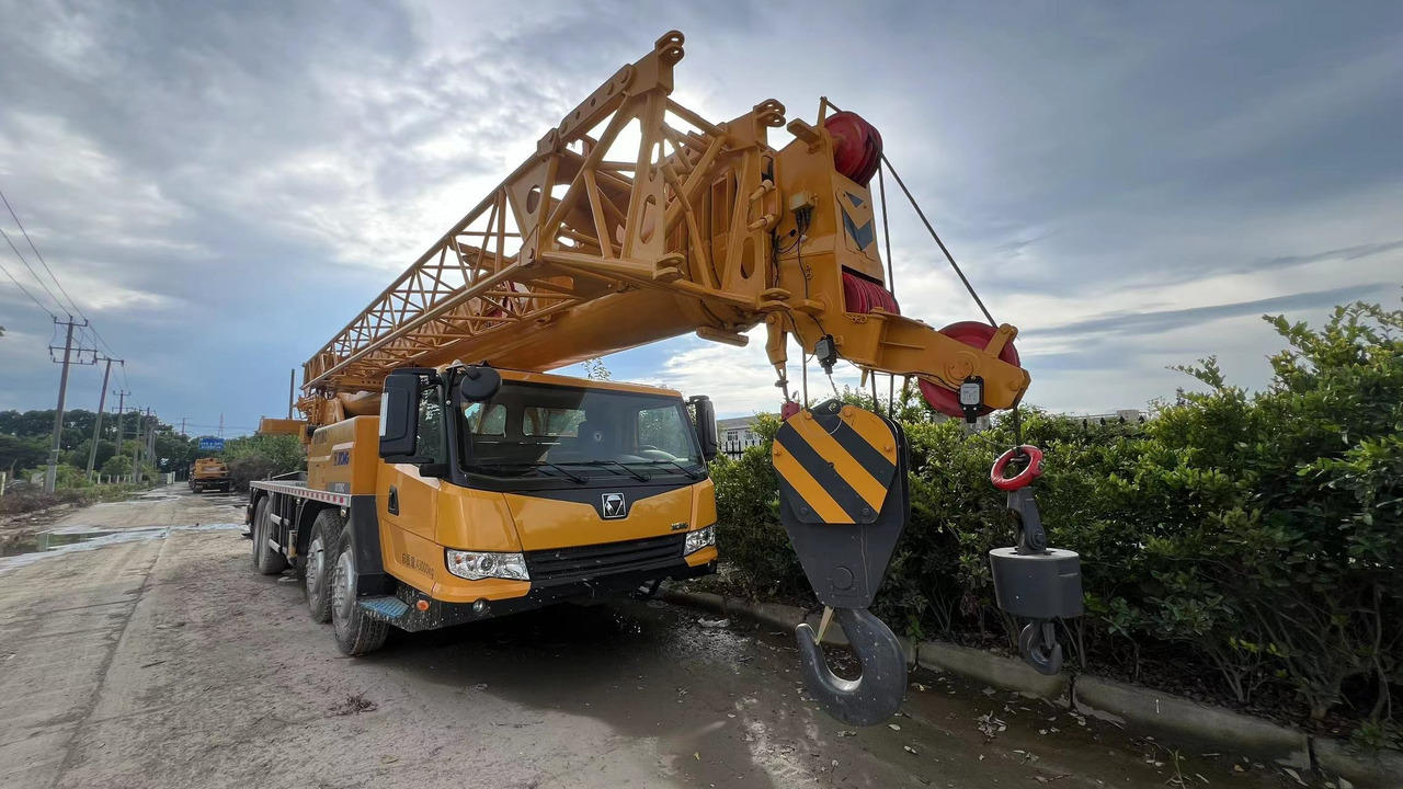 XCMG QY70KC - Cẩu bánh lốp: hình 3 XCMG QY70KC - Cẩu bánh lốp: hình 3