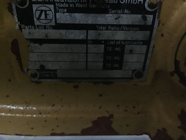 Liebherr APLB765 - Trục trước: hình 3 Liebherr APLB765 - Trục trước: hình 3