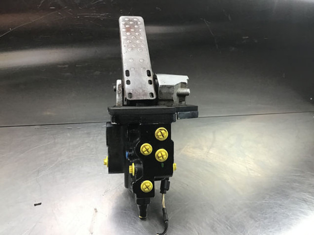 Liebherr Brake Compact Block - Bàn đạp: hình 3 Liebherr Brake Compact Block - Bàn đạp: hình 3