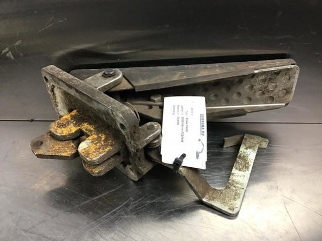 Liebherr Brake Pedal - Bàn đạp: hình 1 Liebherr Brake Pedal - Bàn đạp: hình 1