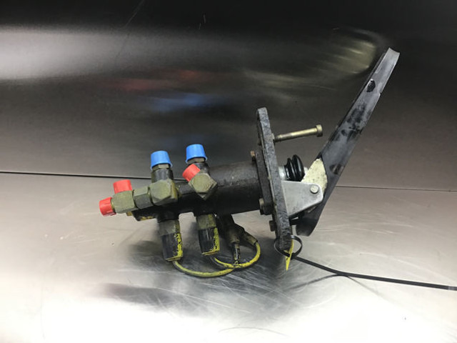 Liebherr Brake Pedal - Bàn đạp: hình 3 Liebherr Brake Pedal - Bàn đạp: hình 3