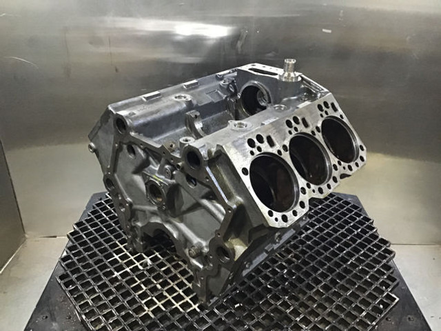 Ống nạp khí Liebherr Crankcase: hình 1