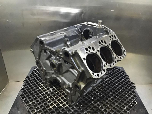 Liebherr Crankcase - Ống nạp khí: hình 5 Liebherr Crankcase - Ống nạp khí: hình 5