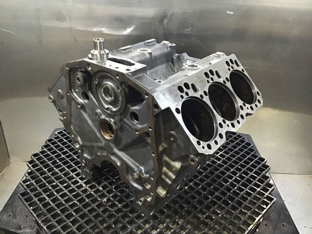 Liebherr Crankcase - Ống nạp khí: hình 4 Liebherr Crankcase - Ống nạp khí: hình 4