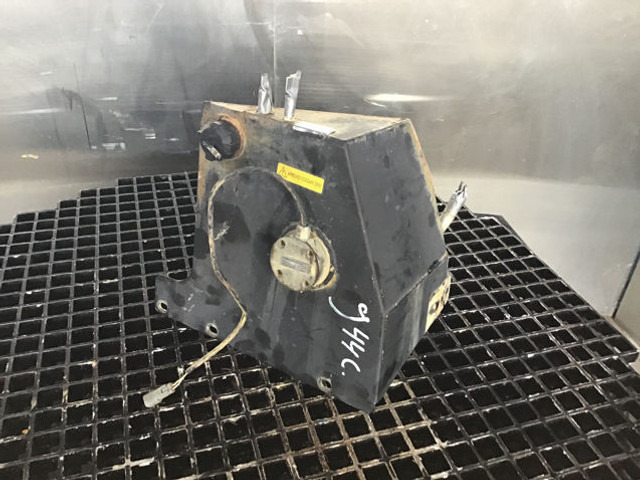 Liebherr Equalizing Reservoir - Bình nước phụ: hình 3 Liebherr Equalizing Reservoir - Bình nước phụ: hình 3